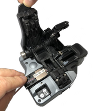 Load image into Gallery viewer, Fujikura CT50 Fiber Cleaver - opticfibertool